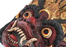 Távol-keleti sárkány fali maszk, faragott, festett fa, kisebb lepattanásokkal, 31x24 cm