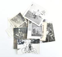 15 db vegyes, régi és modern fotó kerékpárosokról, motorbiciklisekről, 4x2,5 cm és 14x9 cm között