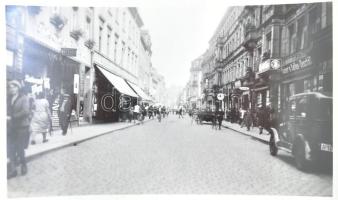 1932-1939 39 db fénykép európai városok utcáiról, közte sok villamos, busz, üzletek, stb., (Ljubjana...