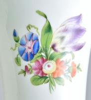 Herendi 1942 váza virágkosárral, rózsákon, leveleken kis lepattanás, kopott, jelzett, m: 26 cm