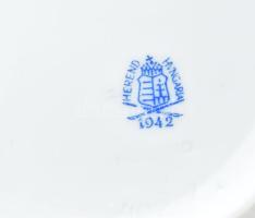 Herendi 1942 váza virágkosárral, rózsákon, leveleken kis lepattanás, kopott, jelzett, m: 26 cm