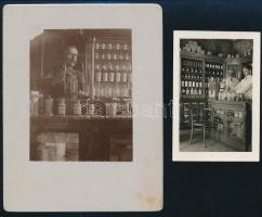 cca 1900-1933 Régi patikabelsők, 2 db fotó, 8x6 cm körül