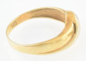 Arany (Au/14k) kis brillel ékített gyűrű, jelzett, m: 51, bruttó: 1,4 g