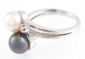 Arany (Au/14k) fehérarany gyűrű 2db kis brillel és tahiti gyönggyel ékítve, jelzett, m: 56, bruttó: ...