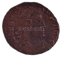 Római Birodalom / Siscia / II. Constantius 355-361. AE3 bronz (2,07g) T:1-,2 kis repedés Roman Empire / Siscia / Constantius II 355-361. AE3 bronze DN CONSTAN-TIVS PF AVG / FEL TEMP-REPARATIO - BSIS [zigzag] (2,07g) C:AU,XF small crack RIC VIII 361