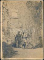 cca 1930 Túrázó cserkészfiúk, fotó, 18×13 cm