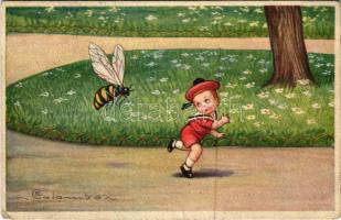 1924 Kisfiú és darázs / Boy and wasp. Italian art postcard s: E. Colombo (EK)