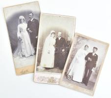 cca 1900 3 db keményhátú esküvői fotó klf. műtermekből: Fehér Floris (Békéscaba), Szigeti (Szegzárd/Szekszárd), Futter Gyula, 16,5x11 és 21x11 cm közötti méretekben