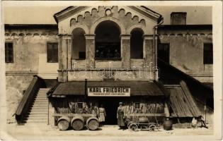 1930 Késmárk, Kezmarok; Ubikace 5/202., Karl Friedrich velkoobchod vínom / Schlosskellerei / bor nagykereskedő üzlete / wine shop. photo (EK)