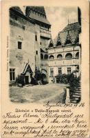1902 Vajdahunyad, Hunedoara; vár udvara. Schuller A. kiadása / castle courtyard (EK)