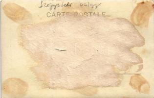 Szegyesd, Szegyesd-völgye, Szegyesteli-völgy, Valea Sighistelului, Saghiste; kirándulók a vasúti sín...