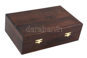 Tokajicum 3 puttonyos fehérbor, bontatlan palack, díszdobozban, 3 db pálinka kóstoló üveg pohárral