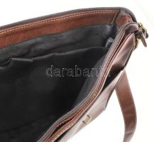 Mont Blanc borjúbőr aktatáska. Pánton kis sérülés, egyébként szép állapotban. Bolti ár 200 000. 43x3...