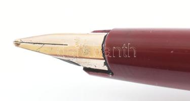 Montblanc bordó töltőtoll cca 1960. Megkímélt állapotban, hozzá bőr tolltartó 15,5 cm