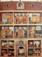 Mary Hillier: Puppen und puppenmachen. München, 1984, Battenberg. Gazdag képanyaggal illusztrált. Né...