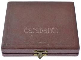 1959. "XXIV. Vívó Világbajnokság Budapest" francia nyelvű fém emlékérem eredeti tokban (85...