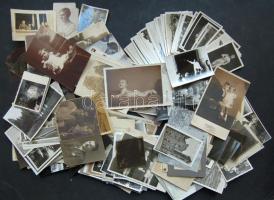 Átnézetlen fotó hagyaték tétel kb 1900-tól A/4-es genothermben