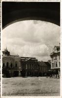 1940 Kézdivásárhely, Targu Secuiesc; Központi szálloda, kávéház és étterem, üzletek / Hotel Central, café and restaurant, shops
