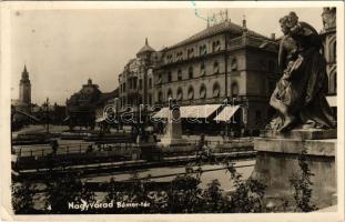 1944 Nagyvárad, Oradea; Bémer tér, Biharmegyei Takarékpénztár, Lőrincz Mór, Neumann üzlete / square, savings bank, shops (EK)
