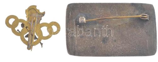 2 darab "Tokiói olimpia 1964" fém kitűző, egyik ""Vincze D." gyártói jelzés...