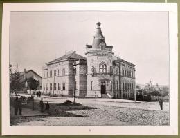 Beograd. [Belgrád. Képes album.] Belgrád, 1911, Városi Önkormányzat, (12) p. + 32 t. Egészoldalas, f...
