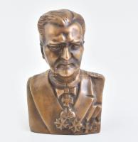 cca 1930 Weiss Manfréd Acél- és Fémművek: Horthy Miklós. Bronz, jelzett (WM), talapzat nélkül / Bronze statue of Miklos Horty m:18 cm
