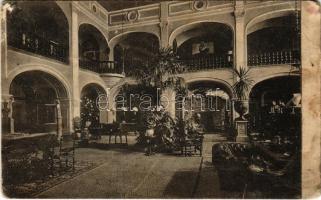 1914 Nagykároly, Carei; Gróf Károlyi várkastély, kastély belső. Kiadja Id. Weinwurm Antal / castle, hall interior (EB)