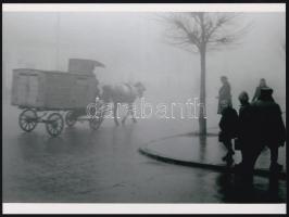 cca 1937 Budapest, hajnali ködben, Danassy Károly (1904-1996) budapesti fotóművész hagyatékából 1 db mai nagyítás, 17,7x23,8 cm