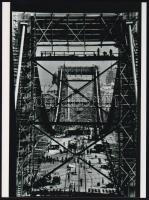 cca 1964 Budapest, az Erzsébet híd építése, 1 db modern nagyítás, 23,8x17,8 cm
