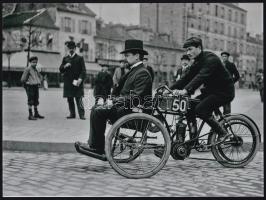 cca 1919 Személyszállításra alkalmas motoros tricikli, 1 db modern nagyítás, 17,7x23,8 cm
