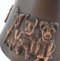 Busó, ördög figurákat ábrázoló iparművész réz gyertyatartó 9 cm