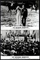 cca 1972 ,,Egy különös szerelem" című olasz film jelenetei és szereplői, 17 db vintage produkciós filmfotó, ezüst zselatinos fotópapíron, a használatból eredő (esetleges) kisebb hibákkal, 18x24 cm