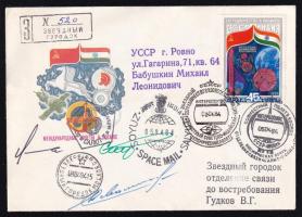 Jurij Malisev (1941-1999), Gennagyij Sztrekalov (1940-2004) szovjet és Rakesh Sharma (1949- ) indiai űrhajósok aláírásai borítékon / Signatures of Yuriy Malishev (1941-1999), Gennadiy Strekalov (1940-2004) Soviet and Rakesh Sharma (1949- ) Indian astronauts on ps card