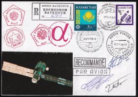 Jurij Mihajlovics Baturin (1949-), Szergej Avdejev (1956- ), Gennagyij Ivanovics Padalka (1958-) orosz űrhajósok aláírásai emlékborítékon / Signatures of Yuri Baturin (1949-), Sergey Avdeev (1956- ), Ghennady Ivanovic Padalka (1958-) Russian astronauts