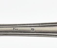 12 személyes ezüstözött évőkészlet, 3 dobozban, jelzett, szép állapotban. 12 db villa, 12 db kanál, ...