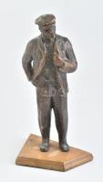 Jelzés nélkül: Vlagyimir Iljics Uljanov Lenin. Festett alumínium, fatalpon, kopott, m: 24 cm