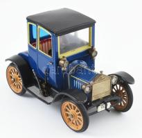 Schuco Ford Coupe T. 1917. Régi fém játékautó, kulccsal, működik, eredeti sérült dobozzal. m: 11 cm