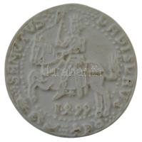1999. "Szent László" kétoldalas, bisquit porcelán jubileumi emlékérem (40mm) T:1-