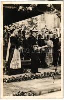 1940 Kolozsvár, Cluj; bevonulás, Vitéz Nagybányai Horthy Miklós Magyarország kormányzója, Purgly Magdolna / entry of the Hungarian troops, Regent Horthy and his wife (EK)