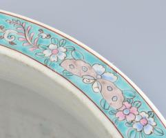 Kínai Famille Rose nagyméretű aranyhaltartó edény, kézzel festett porcelán, jelzés nélkül, kopásokka...