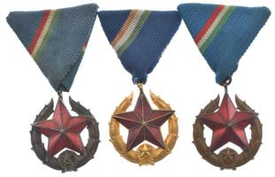 1951. Közbiztonsági Érem arany, ezüst, bronz fokozata a rendőrség tagjai részére, T: 2 NMK 549.