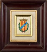 Casa Memling, Barcelona: F. C. N. ismeretlen Címer. Tűzzománc, fakeretben, kereten két kis lyuk. 9,5x7,5cm, teljes méret: 23x20,5 cm