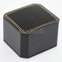 Arany (Au/14k) gyűrű brillel, jelzett, bruttó: 1,8 g, m: 57. Műanyag dobozban