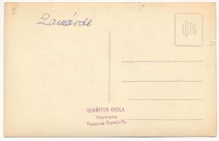 Zamárdi, Balatonzamárdi; fürdőzők csoportképe a strandon. Schäffer Gyula fényképész, photo (szakadás...