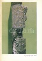 Révész László: Honfoglaló vezérek népe Karoson. A szerző, és a kiállítás rendezője, Révész László (1...