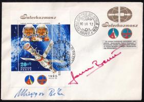 1980 Szovjet-Magyar közös űrrepülés FDC Farkas Bertalan (1949-), és Magyari Béla (1949-2018), űrhajósok aláírásával / Intercosmos FDC with original autographs of Hungarian astronauts