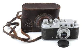 cca 1950 Zorkij-1C szovjet távmérős fényképezőgép, Industar-22 1:3,5 f=50 mm objektívvel, eredeti, kopottas bőr tokjában / Vintage USSR rangefinder camera, in original, slightly worn leather case