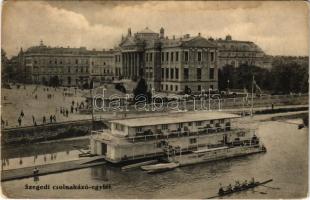 1915 Szeged, Csónakázó egylet, evezősök. Juhász István kiadása (EK)