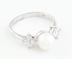 Ezüst(Ag) gyűrű igazgyöngy ékítéssel, jelzett, méret: 56, bruttó: 3 g