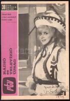 Tolnay Klári , Váradi Hédi, Ronyecz Mária, Szakács Eszter aláírása újságlapokon